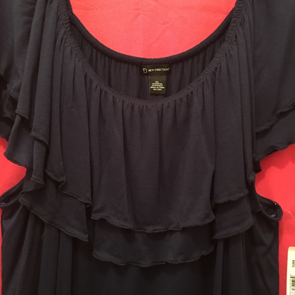 Cute on or off shoulder navy top - Picture 5 of 6